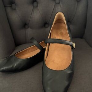 Vionic Alameda Black Leather Mary Jane Flats